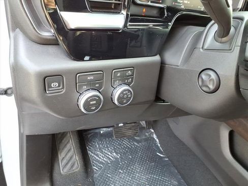 New 2026 GMC Sierra 1500 SLT w/ SLT Premium Plus Package image 30