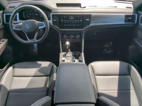 Certified 2023 Volkswagen Atlas Cross Sport SE w/ Panoramic Sunroof Package FWD image 14