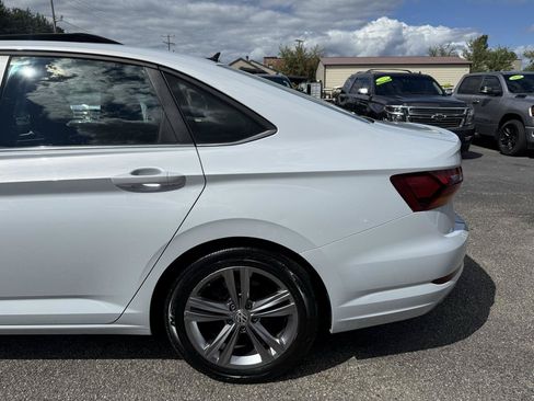 Used 2019 Volkswagen Jetta R-Line FWD image 9