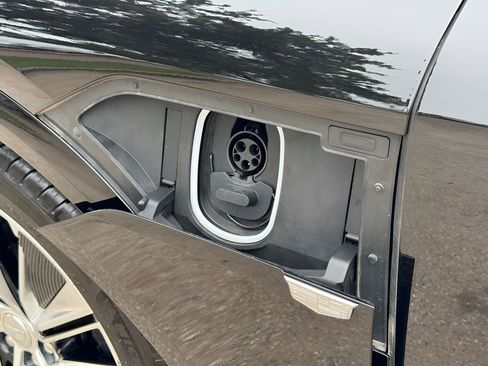 Certified 2025 Cadillac Lyriq Luxury w/ LPO, Floor Liner Package AWD/4WD image 3