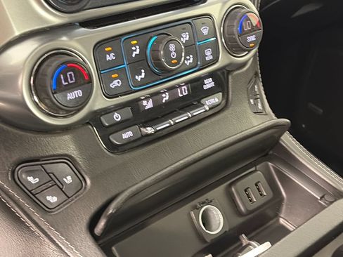 Used 2019 Chevrolet Tahoe Premier AWD/4WD image 21