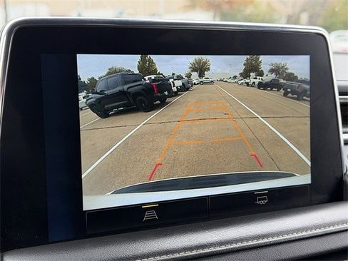 Used 2023 Chevrolet Suburban Premier image 19