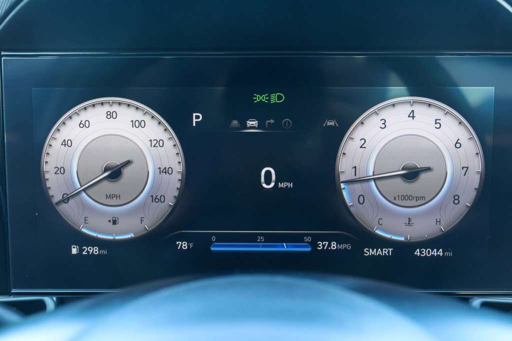 Used 2025 Hyundai Elantra Limited FWD image 30