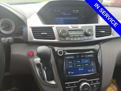 Used 2016 Honda Odyssey SE image 7
