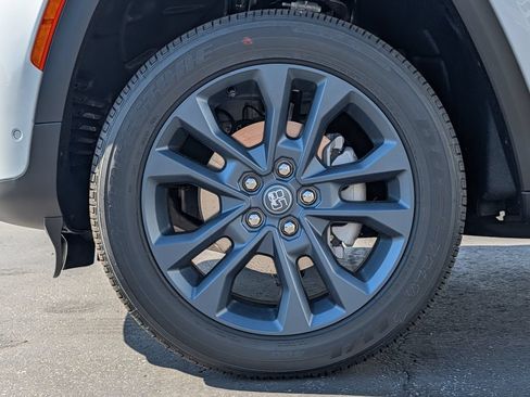 New 2026 Jeep Grand Cherokee Limited AWD/4WD image 4