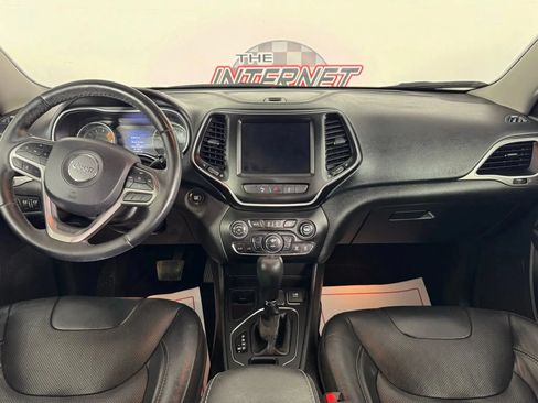 Used 2021 Jeep Cherokee Latitude Lux w/ Comfort/Convenience Group FWD image 11