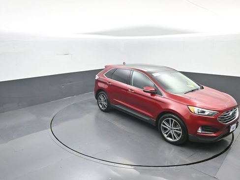 Certified 2019 Ford Edge Titanium w/ Cold Weather Package AWD/4WD image 27