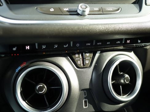 Used 2024 Chevrolet Blazer LT w/ Convenience Package image 16