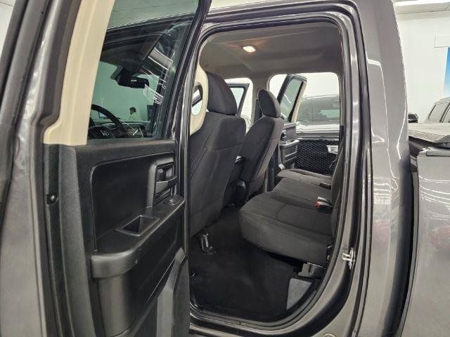Used 2018 RAM 1500 Express AWD/4WD image 31