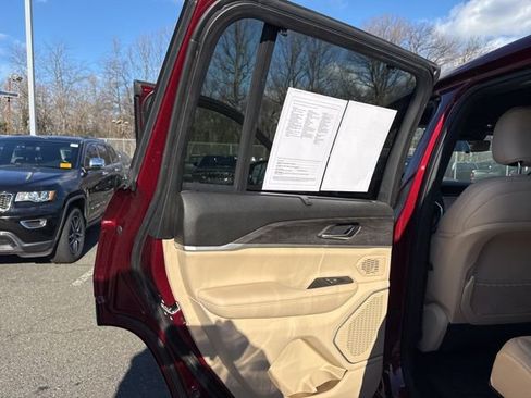 Certified 2023 Jeep Grand Cherokee Limited w/ Luxury Tech Group II image 34