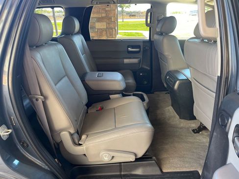 Used 2008 Toyota Sequoia Platinum image 19
