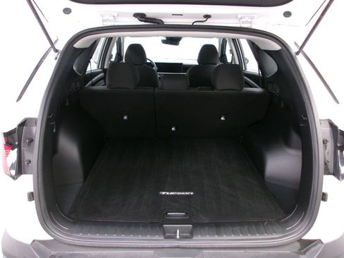 Used 2025 Hyundai Tucson SE AWD/4WD image 11
