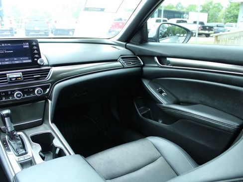 Used 2019 Honda Accord Sport image 13