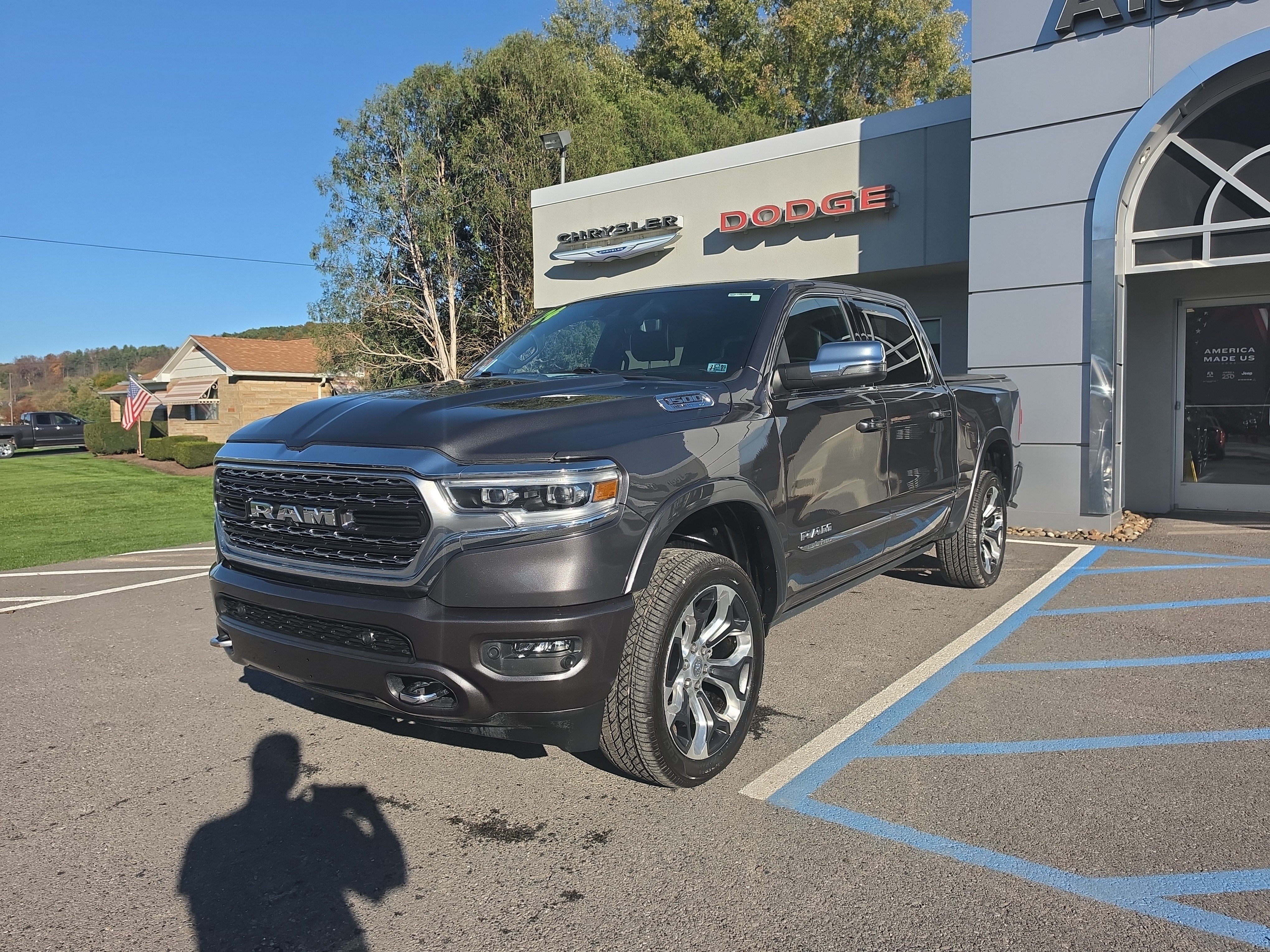Used 2024 RAM 1500 Limited AWD/4WD image 8