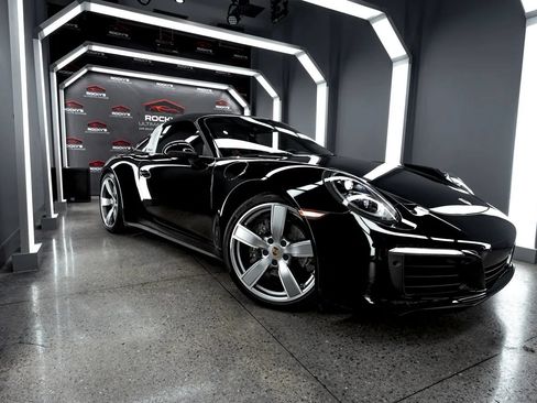 Used 2019 Porsche 911 Targa 4 AWD/4WD image 3