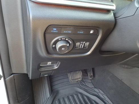 Certified 2023 Jeep Grand Cherokee Overland w/ Advanced Protech Group III AWD/4WD image 9