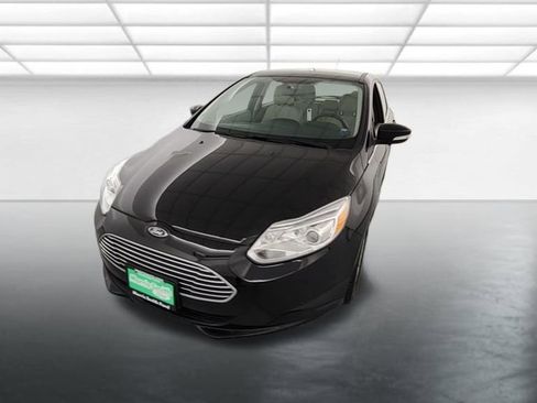 Used 2017 Ford Focus Electric Hatchback FWD image 2