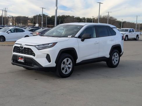 Used 2024 Toyota RAV4 LE image 10