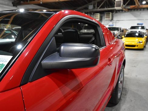 Used 2009 Ford Mustang GT Premium RWD image 42