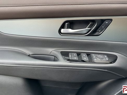 Used 2025 Nissan Murano Platinum image 12