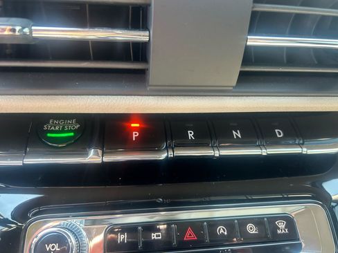 Used 2025 Lincoln Corsair FWD image 19