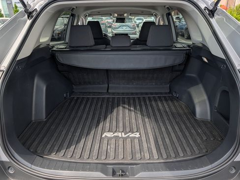 Used 2024 Toyota RAV4 LE AWD/4WD image 18
