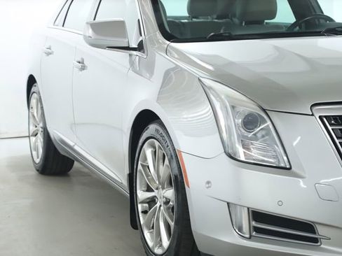 Used 2014 Cadillac XTS Luxury w/ Driver Awareness Package image 9