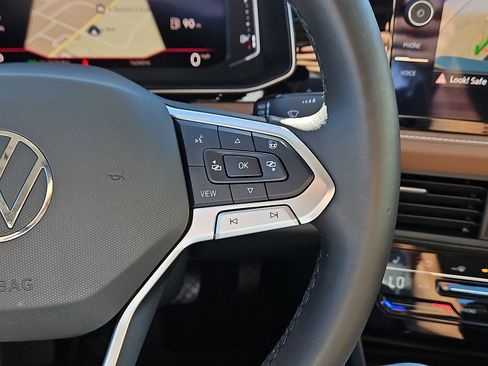 Used 2025 Volkswagen Jetta SEL image 18