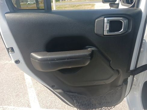 Used 2019 Jeep Wrangler Unlimited Sport S AWD/4WD image 15