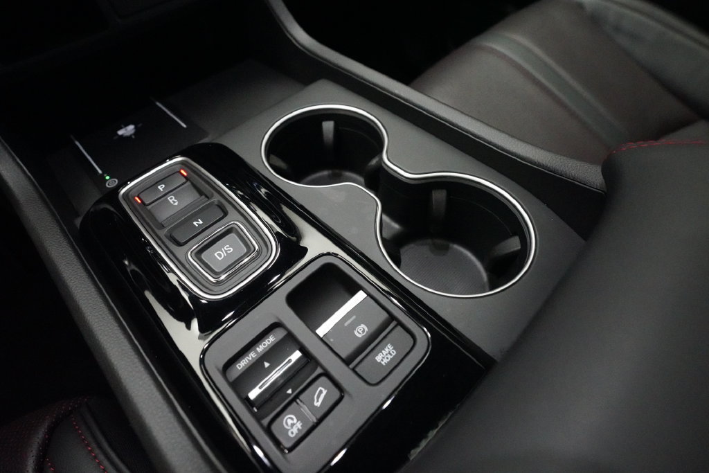 Used 2025 Honda Pilot Black Edition image 18
