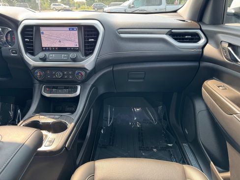 Used 2022 GMC Acadia SLT w/ Technology Package AWD/4WD image 21