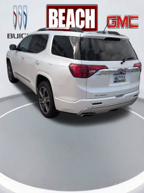 Used 2017 GMC Acadia Denali w/ Technology Package FWD image 4