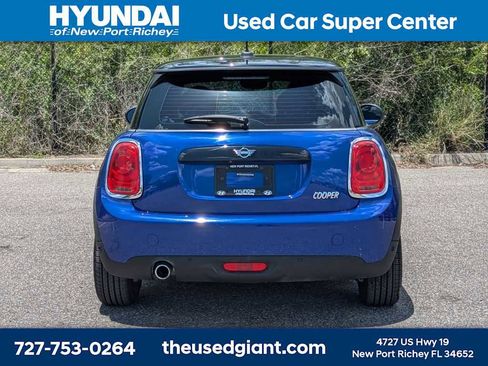 Used 2020 MINI Cooper 2-Door Hardtop FWD image 4