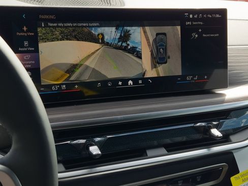 New 2026 BMW X6 xDrive40i w/ Climate Comfort Package image 14