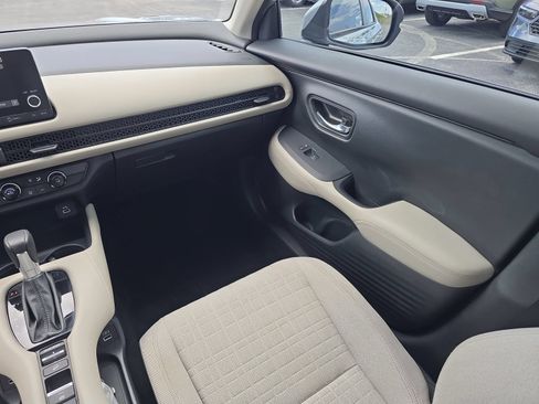 Used 2023 Honda HR-V LX image 12