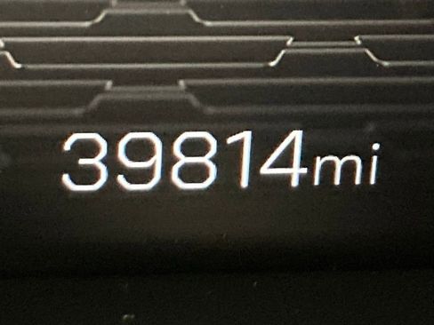 Used 2024 GMC Acadia Elevation image 6