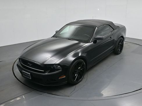 Used 2014 Ford Mustang Convertible w/ Equipment Group 102A image 31