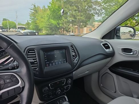 Used 2020 Jeep Compass Latitude w/ Popular Equipment Group AWD/4WD image 23