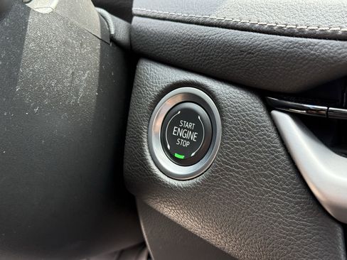 Used 2025 Cadillac XT4 Premium Luxury FWD image 25