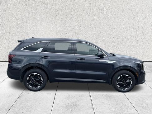 New 2026 Kia Sorento S FWD image 9