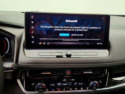 Used 2025 Nissan Rogue SL w/ Tech Package AWD/4WD image 16