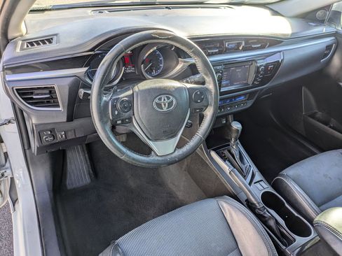 Used 2015 Toyota Corolla S image 16