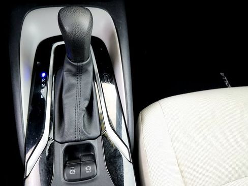 Certified 2021 Toyota Corolla LE w/ Carpet Mat Package (TMS) FWD image 28