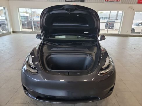 Used 2025 Tesla Model Y Long Range AWD/4WD image 32
