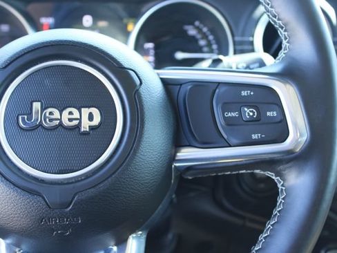 Used 2023 Jeep Wrangler Unlimited Sahara w/ Cold Weather Group AWD/4WD image 19