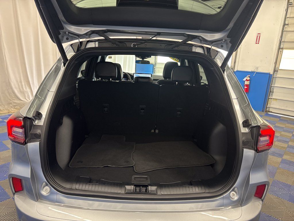 Used 2024 Ford Escape ST-Line w/ Tech Pack #1 AWD/4WD image 25