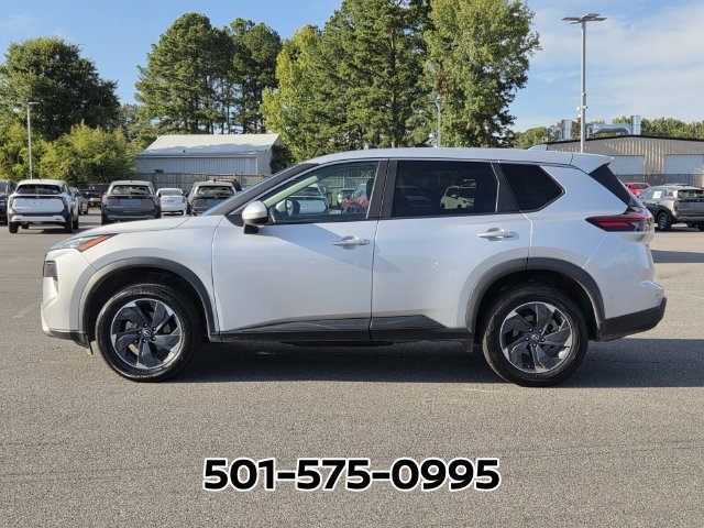Used 2024 Nissan Rogue SV AWD/4WD image 2