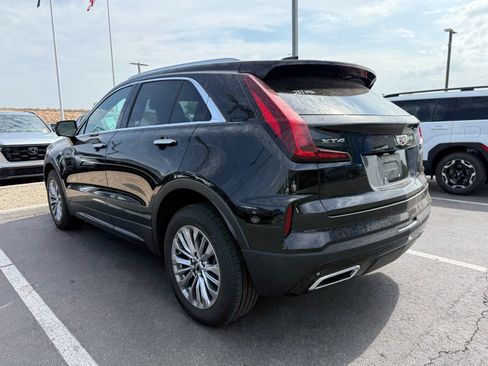 Used 2025 Cadillac XT4 Premium Luxury FWD image 5