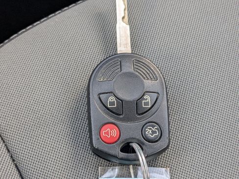 Used 2016 Ford C-MAX SE w/ Equipment Group 201A FWD image 28