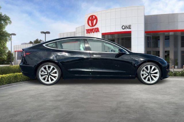 Used 2019 Tesla Model 3 Standard Range Plus RWD image 3